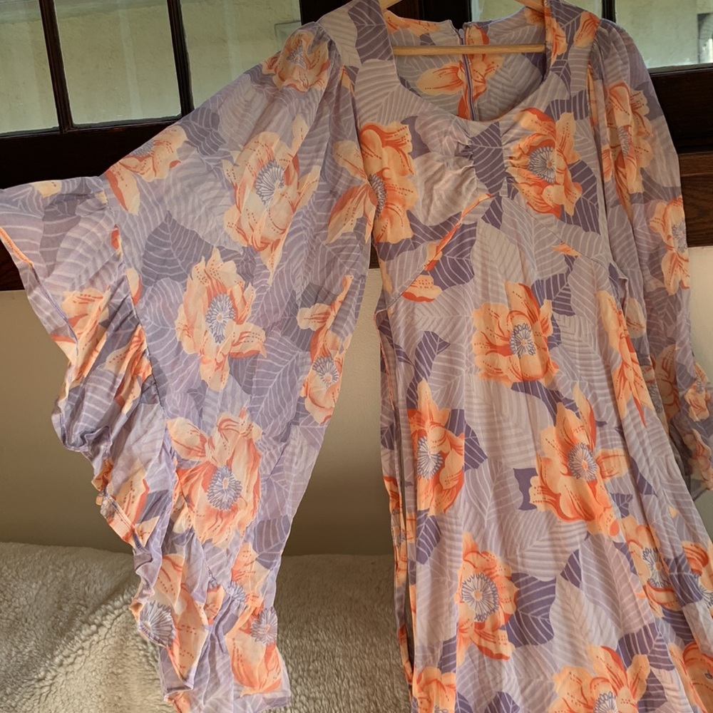 Floral vintage Maxi Dress with Bell Sleeves